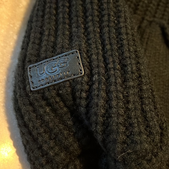 NWT Ugg Shoulder Bag - Picture 4 of 10